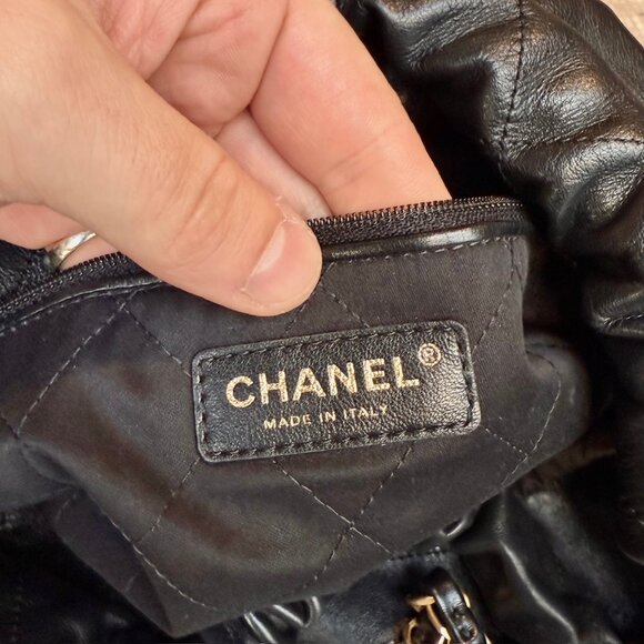 Chanel Black Calfskin Leather Medium 22 Hobo Bag W/ Pouch - Picture 13 of 16